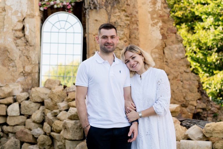 photo couple en extérieur dans le béarn