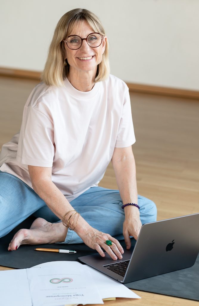 portrait professeure de yoga à sauveterre de béarn